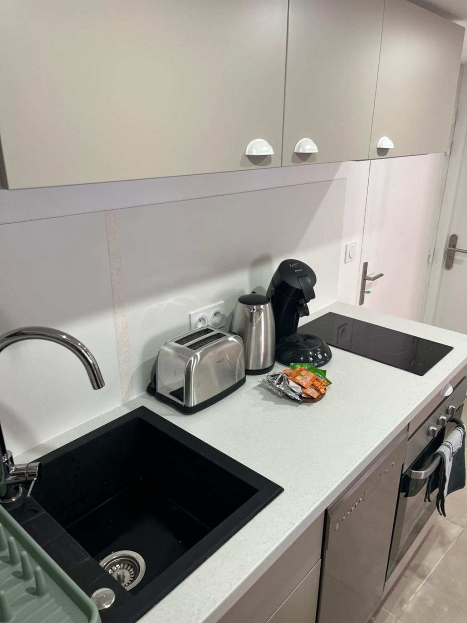 Duplex Raffine, Elegant & Climatise - La Mezz Lägenhet Nîmes Exteriör bild