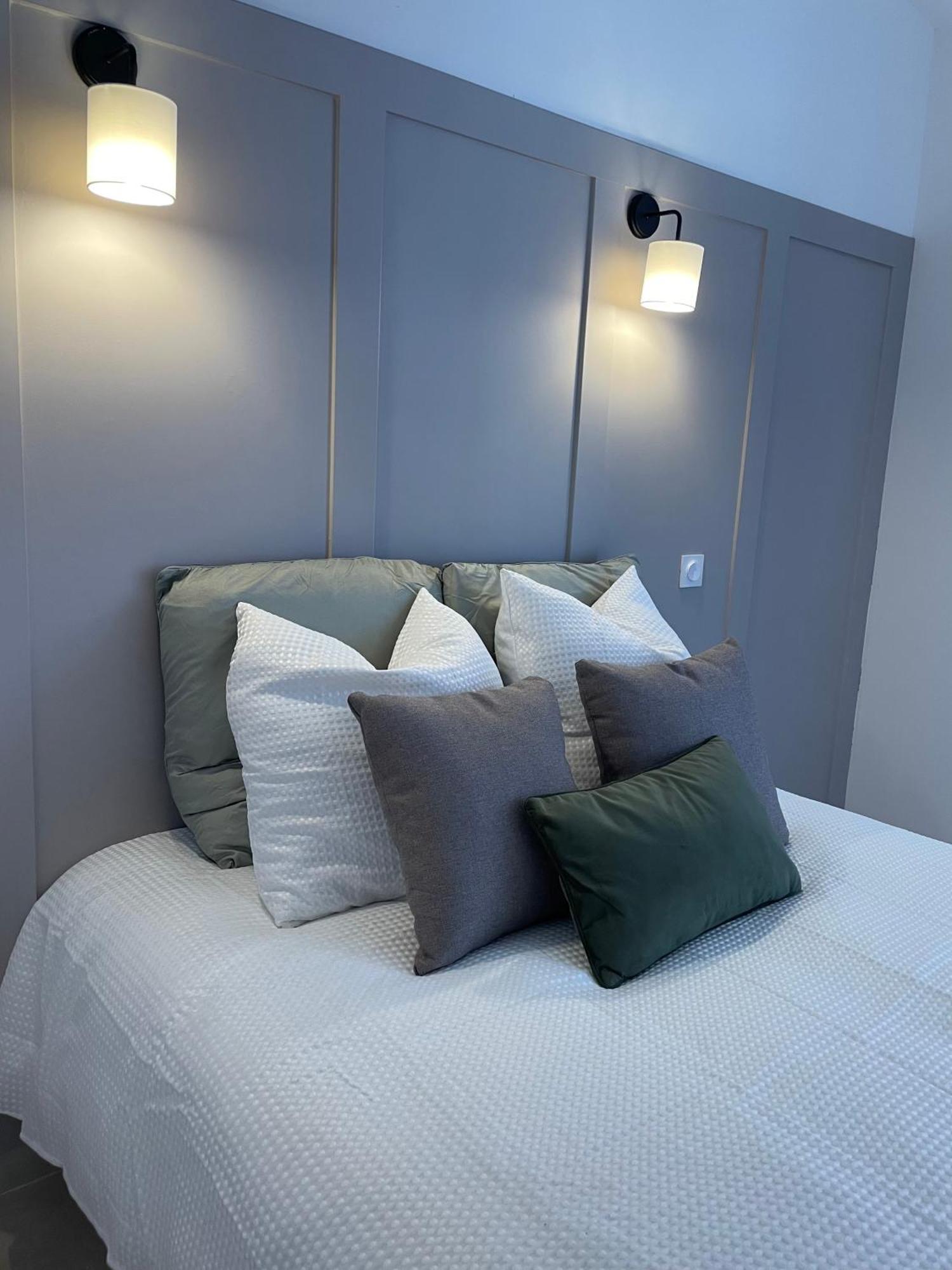 Duplex Raffine, Elegant & Climatise - La Mezz Lägenhet Nîmes Exteriör bild